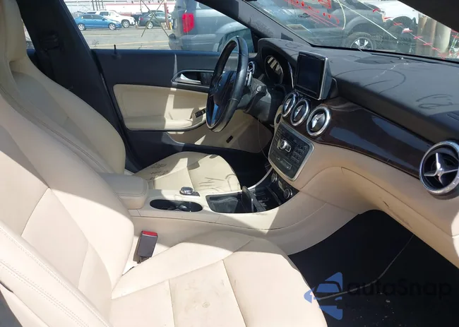 WDDSJ4EB4EN043635: 43411083