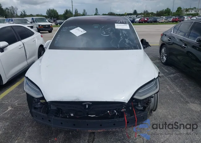 5YJXCBE23JF114041: 43411707