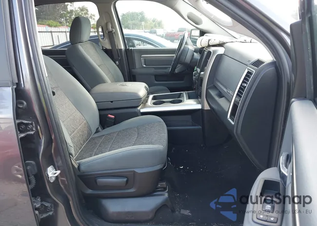 1C6RR6LT1GS225636: 43411853