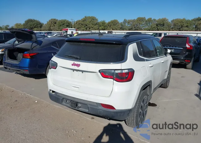 3C4NJDCB0JT195058: 43411920