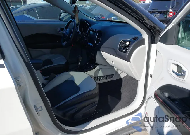 3C4NJDCB0JT195058: 43411920