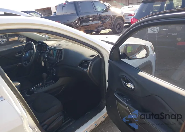 1C4PJLCB0KD297812: 43411999