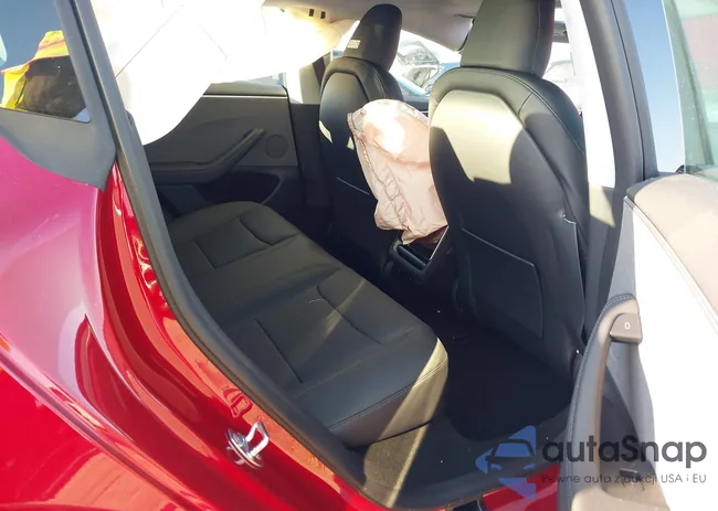 5YJ3E1EA7SF077975: 43411263