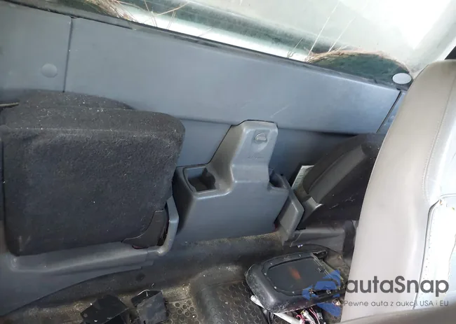 1FTYR44U36PA65051: 43411295