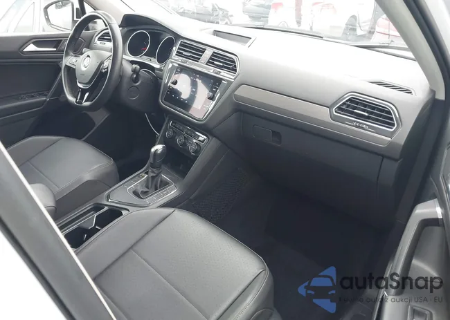 3VV3B7AX3LM149775: 43411538