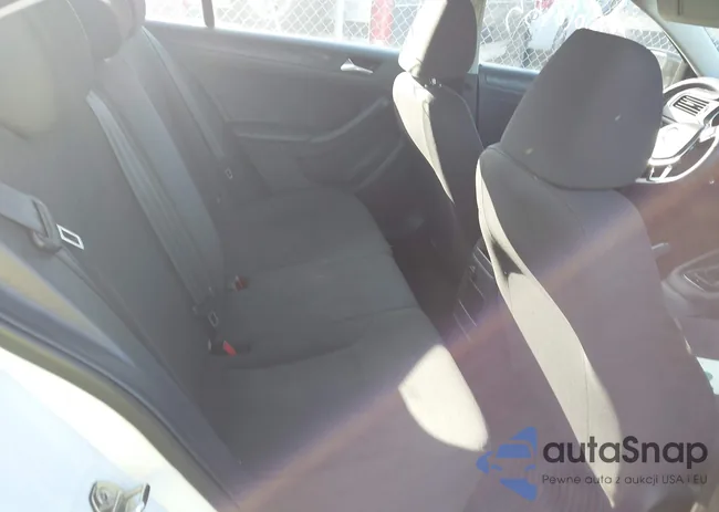 3VW2K7AJ2FM323942: 43413084