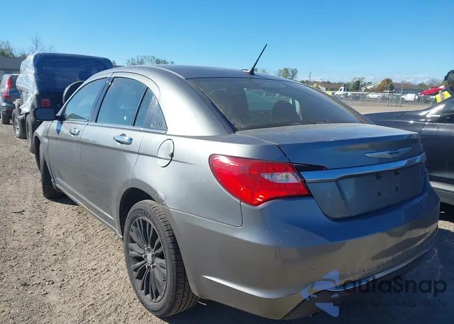 1C3BC2FG0BN590212: 43412497