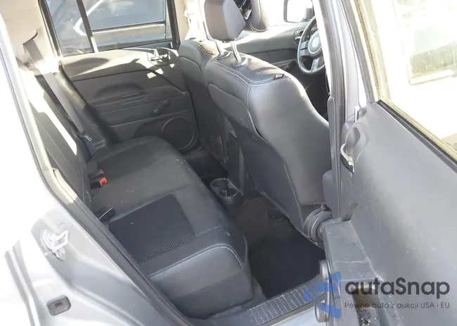 1C4NJPBA3GD652051: 43414082