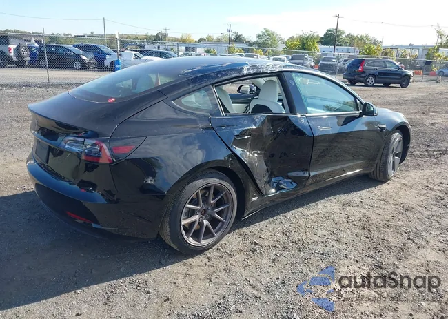 5YJ3E1EA9MF915989: 43413276