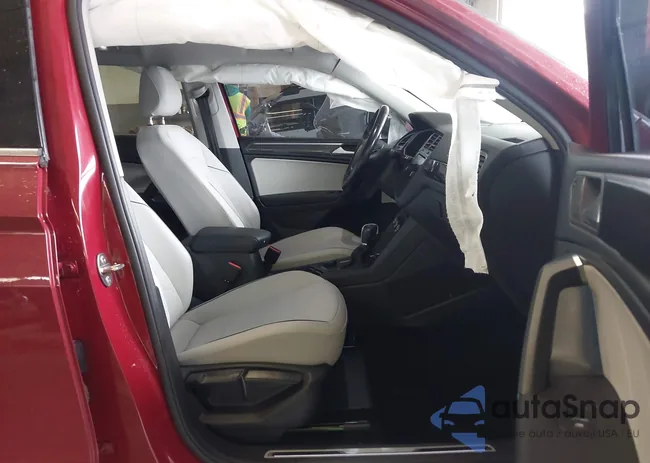 3VV4B7AX2KM180034: 43415018