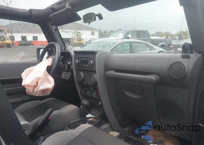 1J4FA24177L122749: 43415169