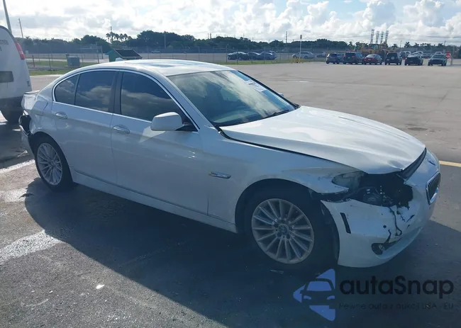 WBAFR7C57DC828936: 43414450