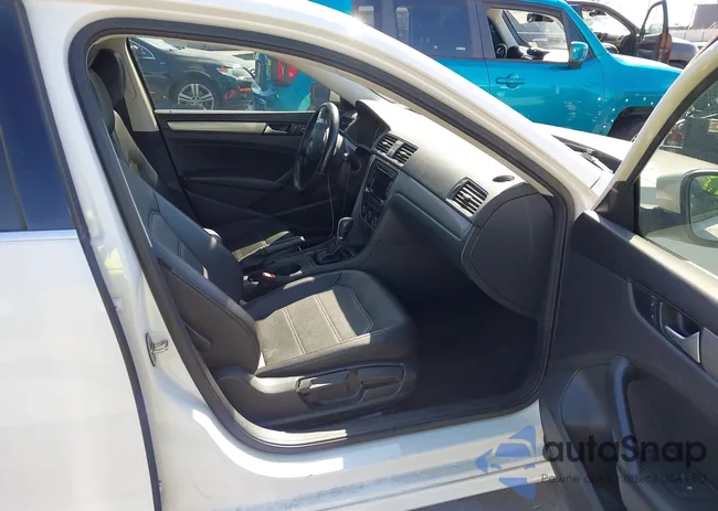 1VWAT7A38FC081525: 43415419