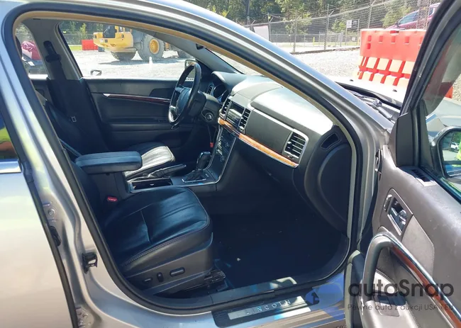 3LNHL2GC4CR806090: 43415499