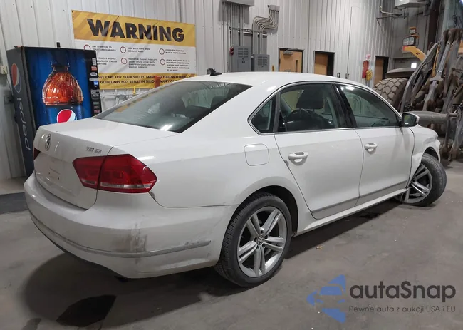 1VWBS7A3XFC097846: 43416771