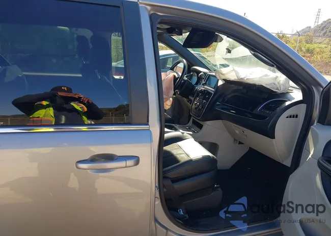 2C4RDGCG4KR542272: 43416884