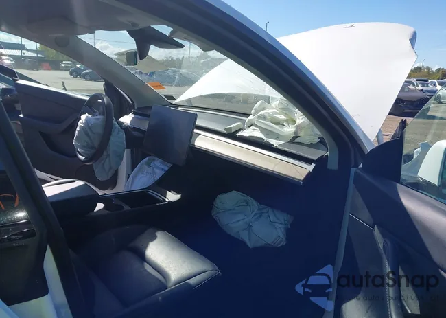 5YJYGDEE6MF298085: 43417144