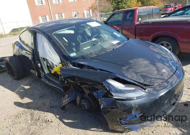 5YJ3E1EB6NF259227: 43417748