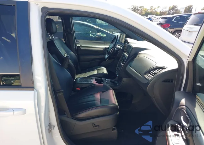 2C4RDGEG1JR334667: 43417297