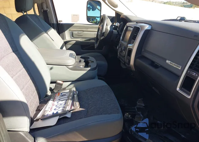 3C6UR5DLXHG686314: 43418435