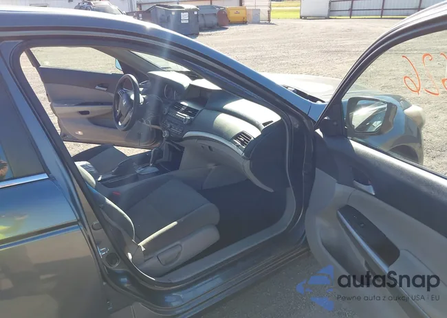 1HGCP26718A130174: 43419626