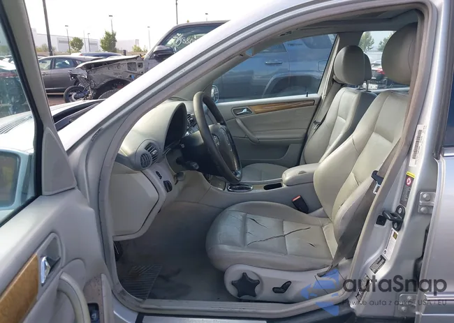 WDBRF52H17E023904: 43419730