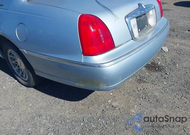 1LNFM82W3WY622452: 43420126