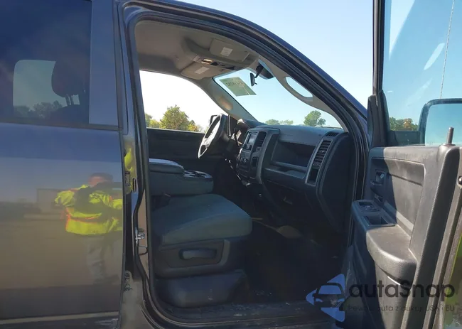 3C6UR5CL5HG658051: 43419282