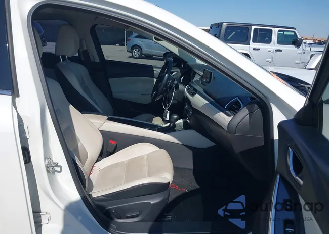 JM1GJ1W55G1476396: 43421056