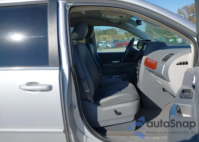 2A8HR54P18R799830: 43421180