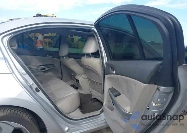 1HGCP3F83AA009683: 43421744