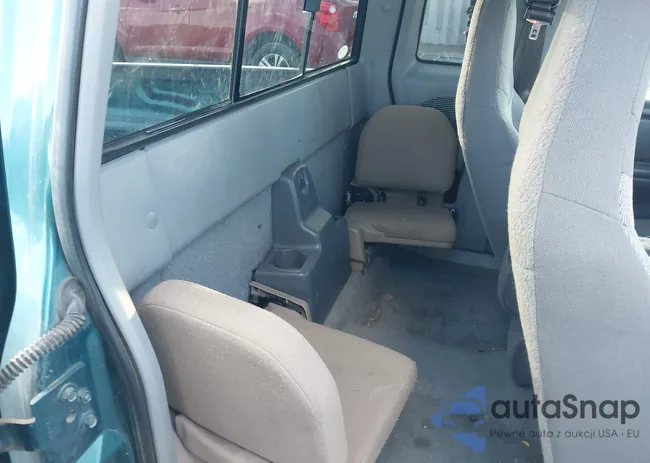 1FTYR14X8WPB46880: 43421801