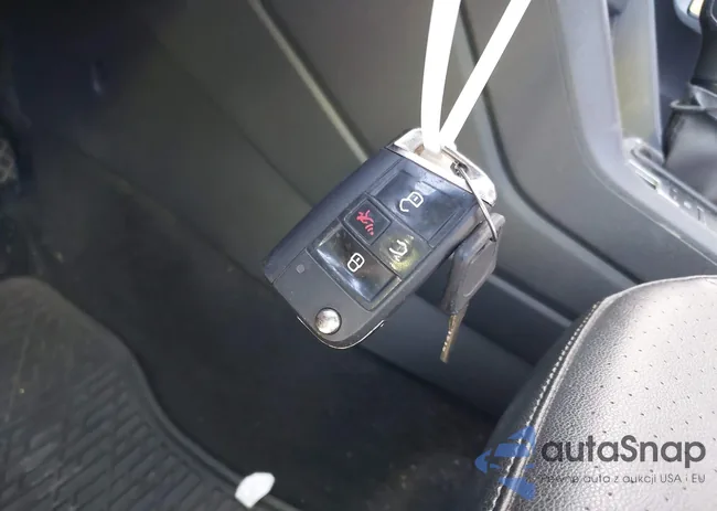 3VV3B7AX2LM101832: 43421893