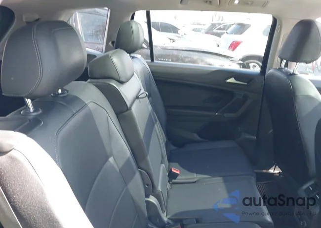 3VV3B7AX2LM101832: 43421893