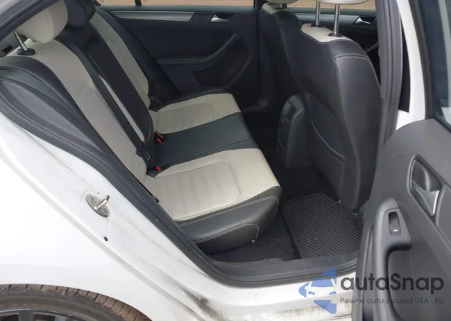 3VWD17AJXHM309835: 43421225