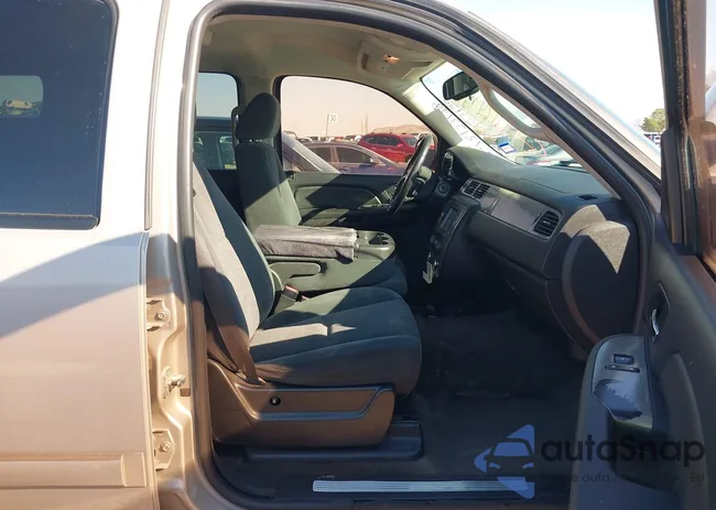 1GNFC13C18J136048: 43423128