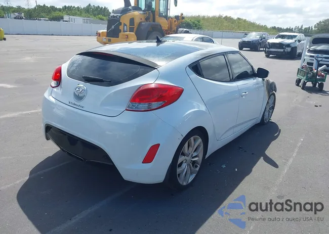 KMHTC6AD1FU237103: 43422559