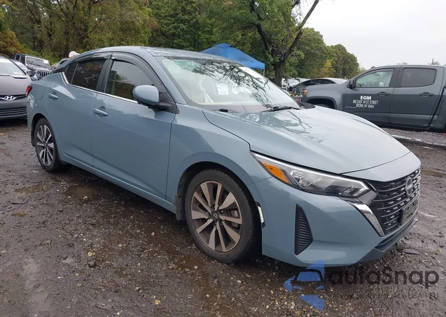 3N1AB8CV8RY222814: 43424744