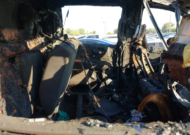 3GCUYGED2KG203159: 43424752