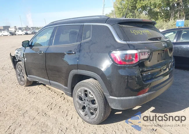 3C4NJDCB7JT501589: 43424999