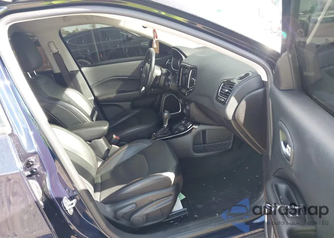 3C4NJDCB1KT791779: 43425090