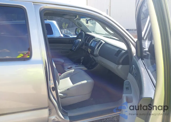 3TMJU4GN6EM159952: 43424437