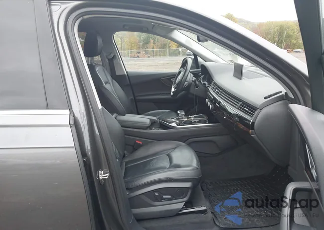 WA1LAAF77JD045946: 43424491