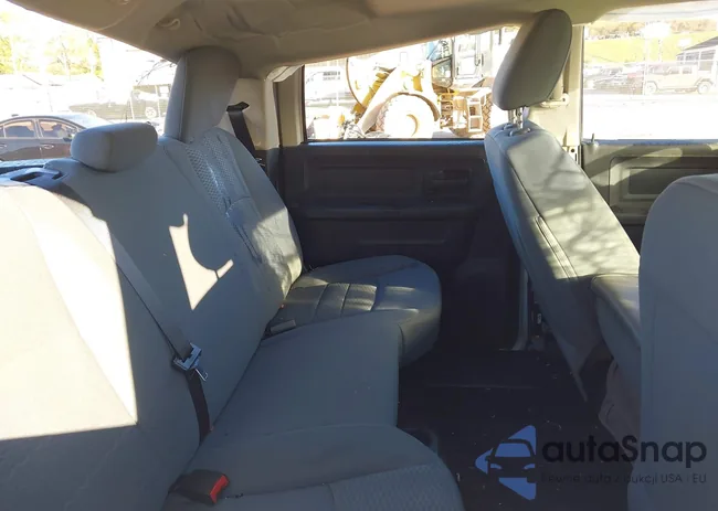 3C6UR5CL4EG178255: 43425643