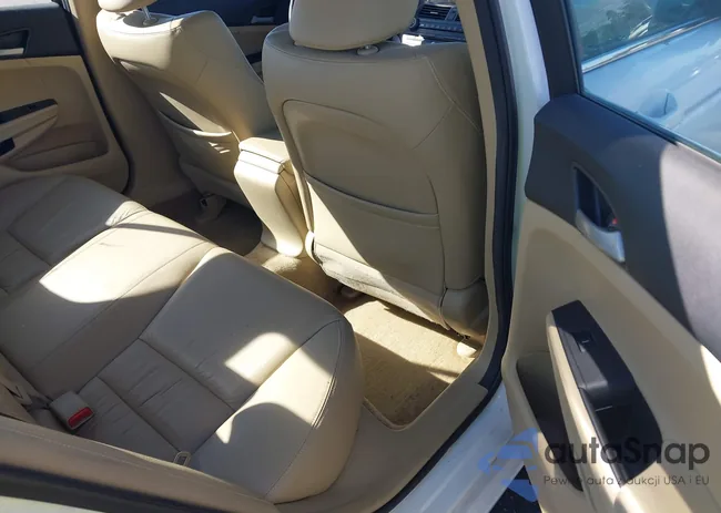 1HGCP2F63BA046243: 43426859