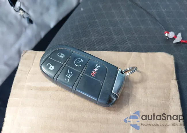 1C4RJEAG0KC690136: 43426906