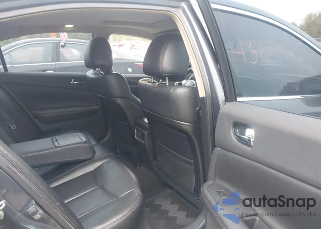 1N4AA5AP5BC805526: 43427140