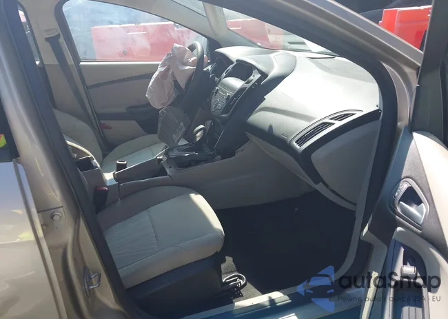 1FADP3F26JL211152: 43427764