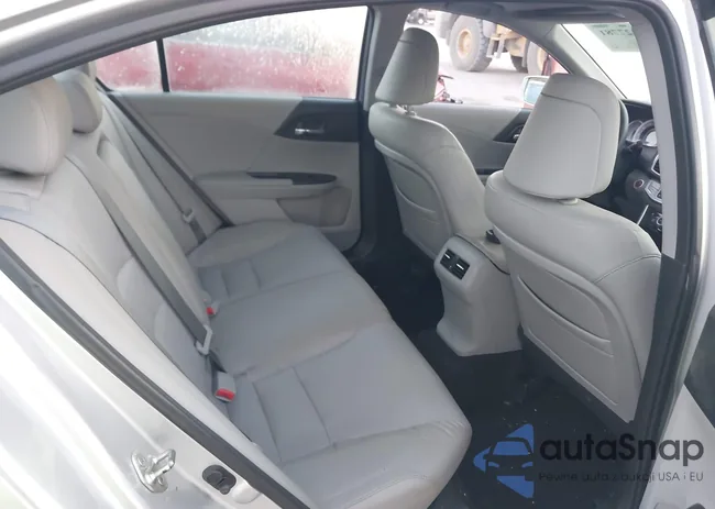 1HGCR2F83DA132523: 43427781