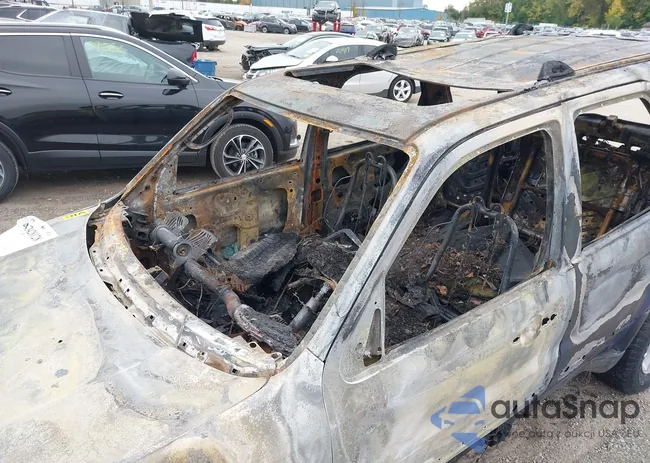 1FMYU93185DA11341: 43428128